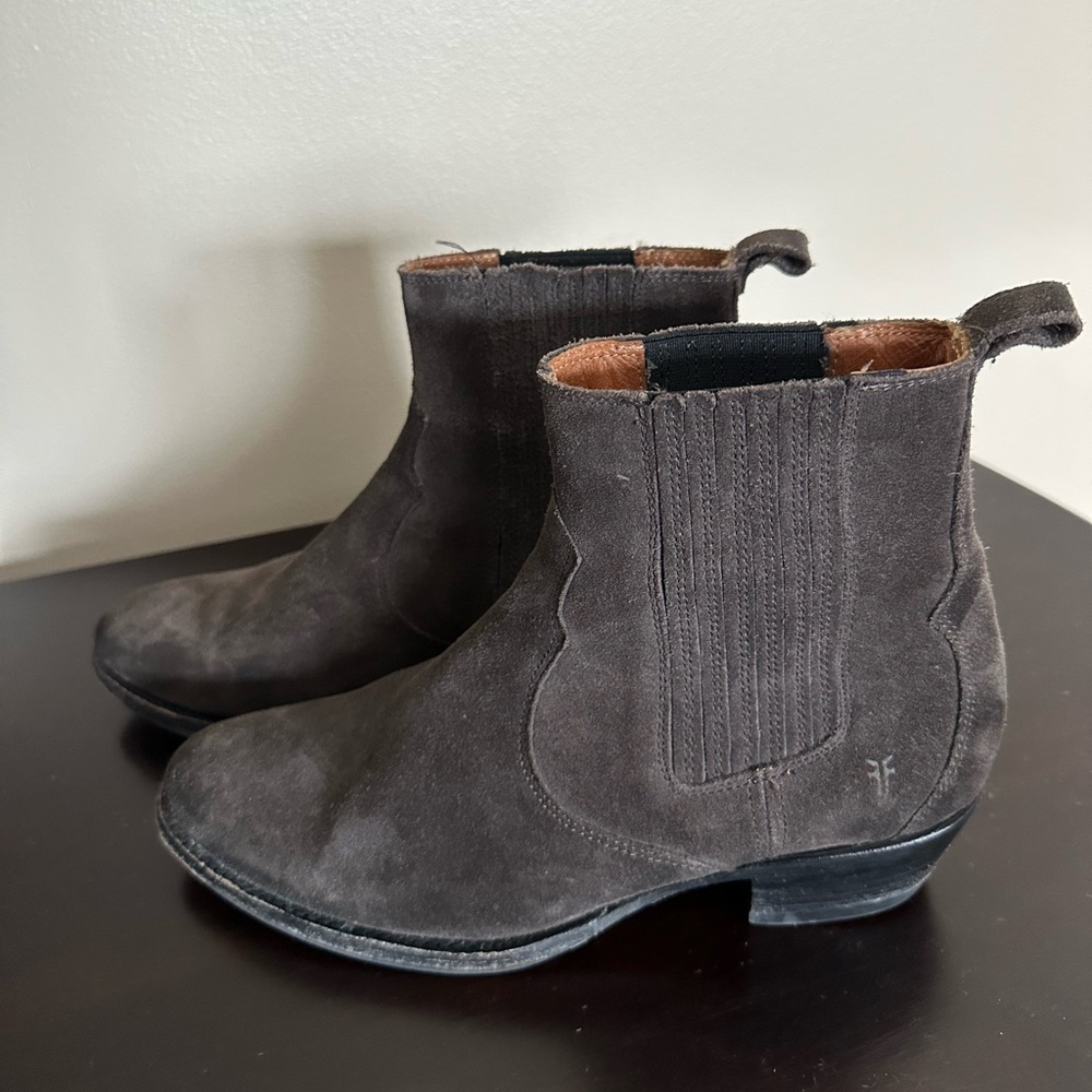 Frye Ankle Boots Grey Suede Size 8 width B